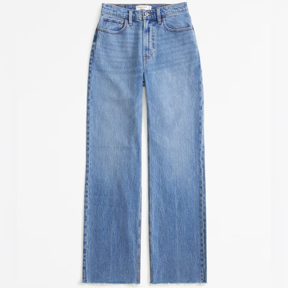 Abercrombie - Curve Love High Rise 90s Relaxed Jean